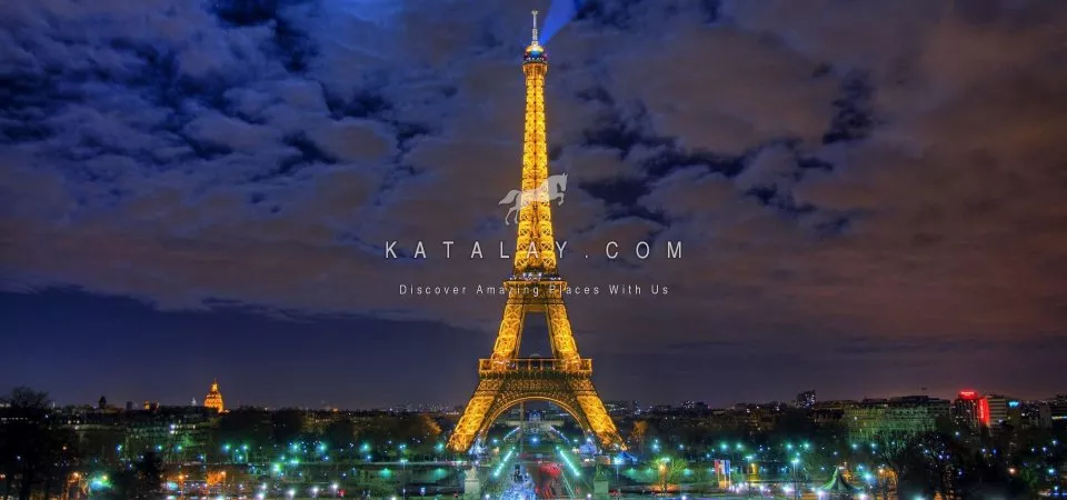 Paris Tour: Eiffel Tower 2nd Floor Skip The Line Priority Access Ticket with Host