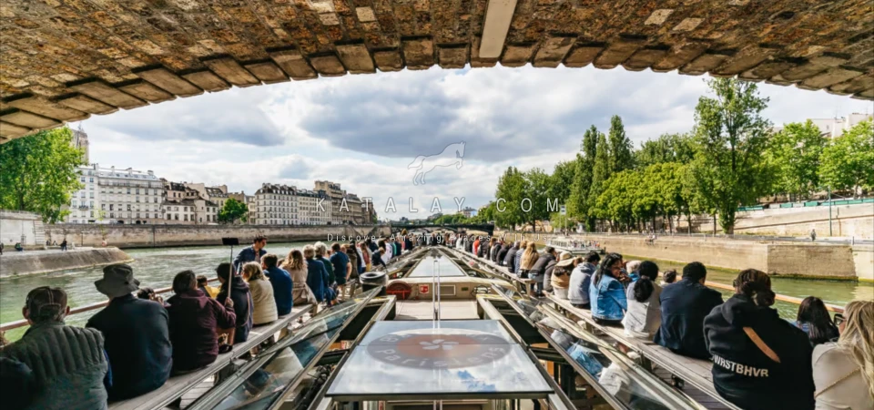 Paris 1-Hour Seine River Cruise Starting at the Eiffel Tower