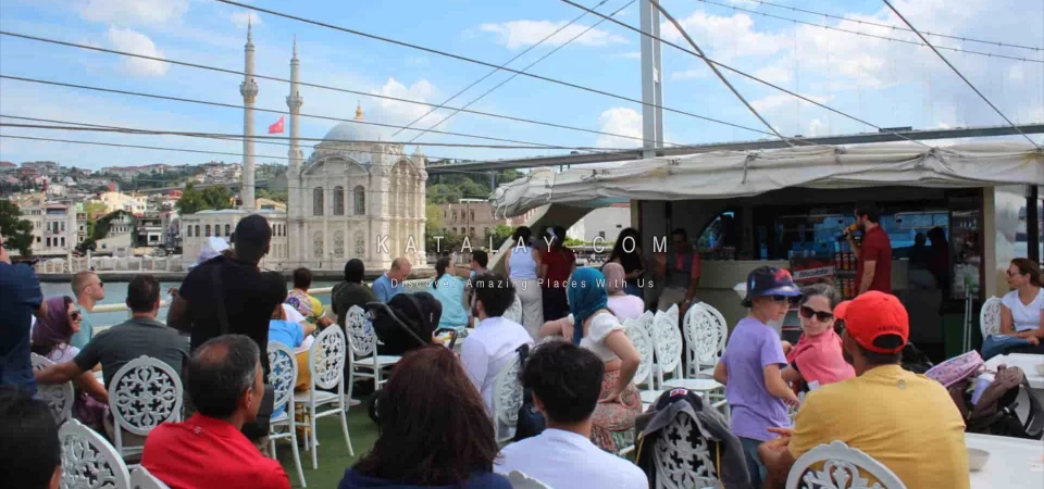 Istanbul Tour: Bosphorus Cruise Tickets & Immersive Audio Guide