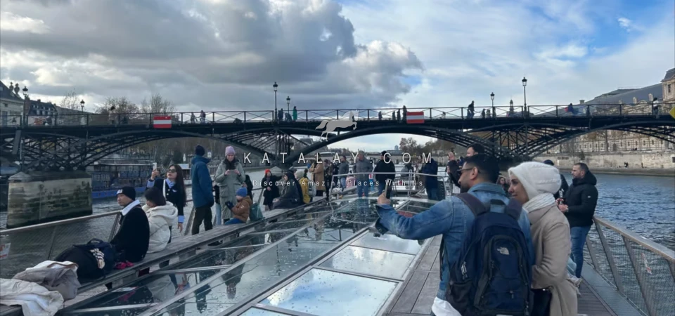 Paris 1-Hour Seine River Cruise Starting at the Eiffel Tower