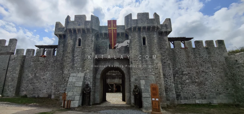 Istanbul Tour: Daily Ertugrul Ghazi and Osman Ghazi Movie Studios Tour in Bozdag Film Studios