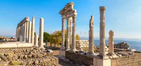 Canakkale Tour: 1 Nights 2 Days Pergamon, Acropolis, Troy, and Gallipoli Tour Package from Kusadasi or Selcuk